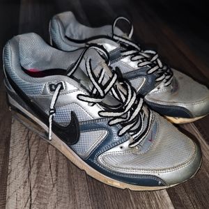 Nike air max command